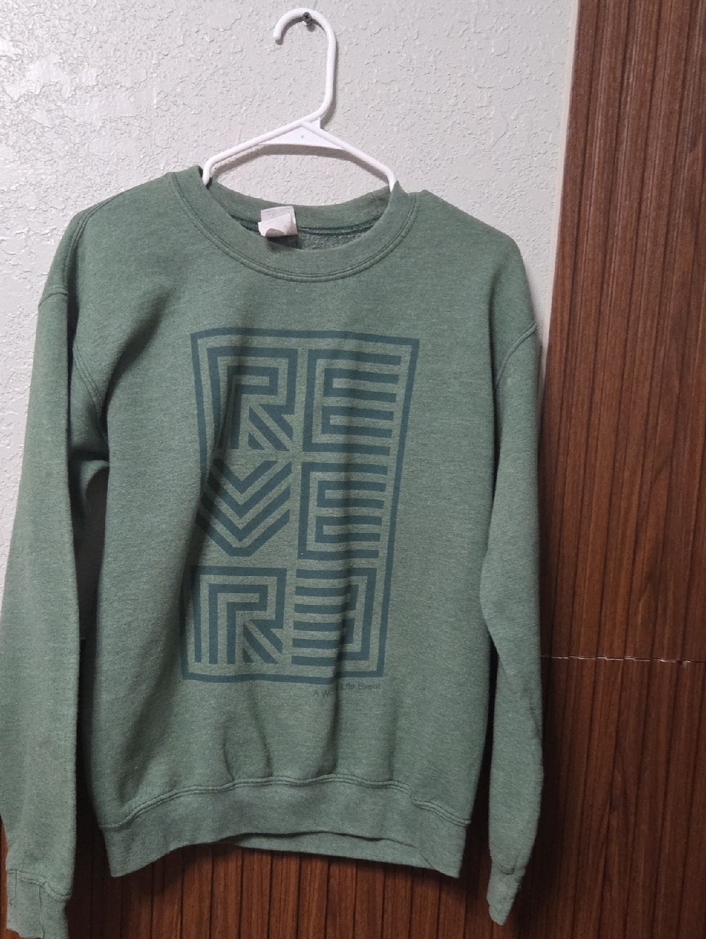 Gildan Green Crewneck Sweatshirt with Geometric Front Print